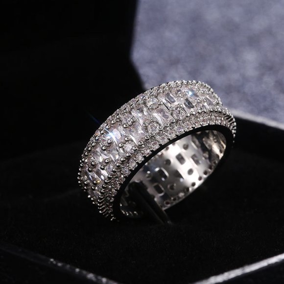 *NEW*925 Silver Luxury Diamond Ring - Picture 4 of 7